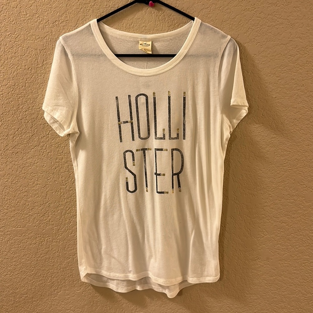 White t-shirt